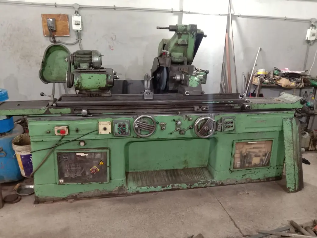 CYLINDRICAL GRINDER MACHINE