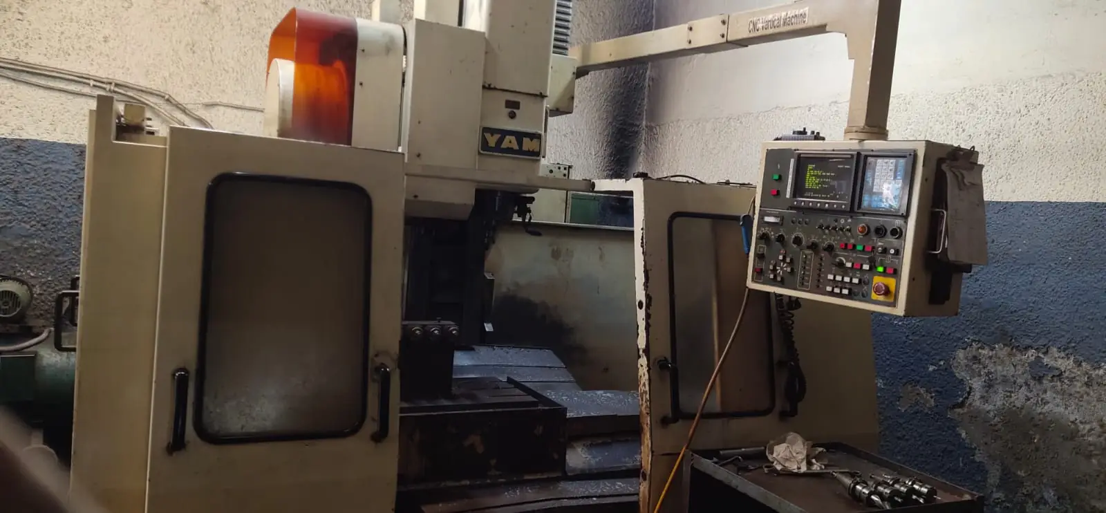 VERTICAL MACHINING CENTER (VMC)