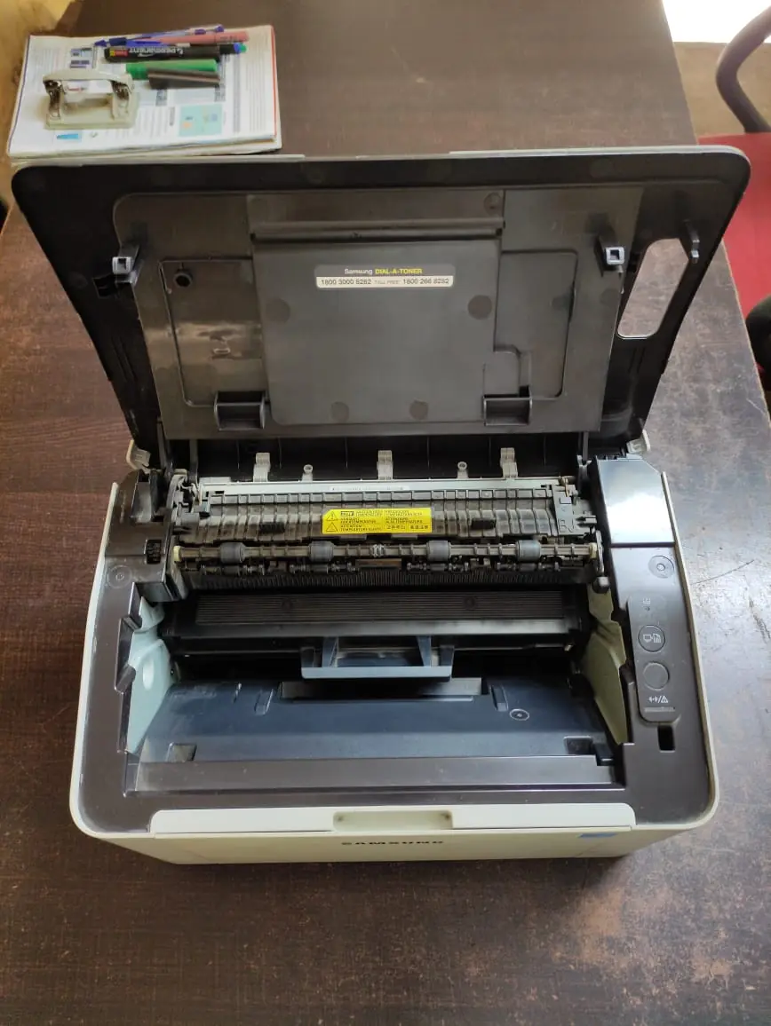 MONOCHROME LASER PRINTER