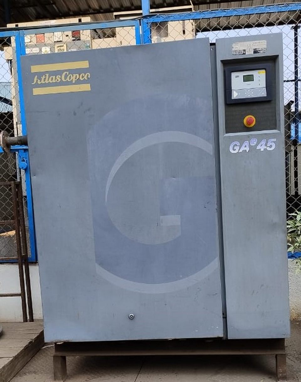 SCREW AIR COMPRESSOR