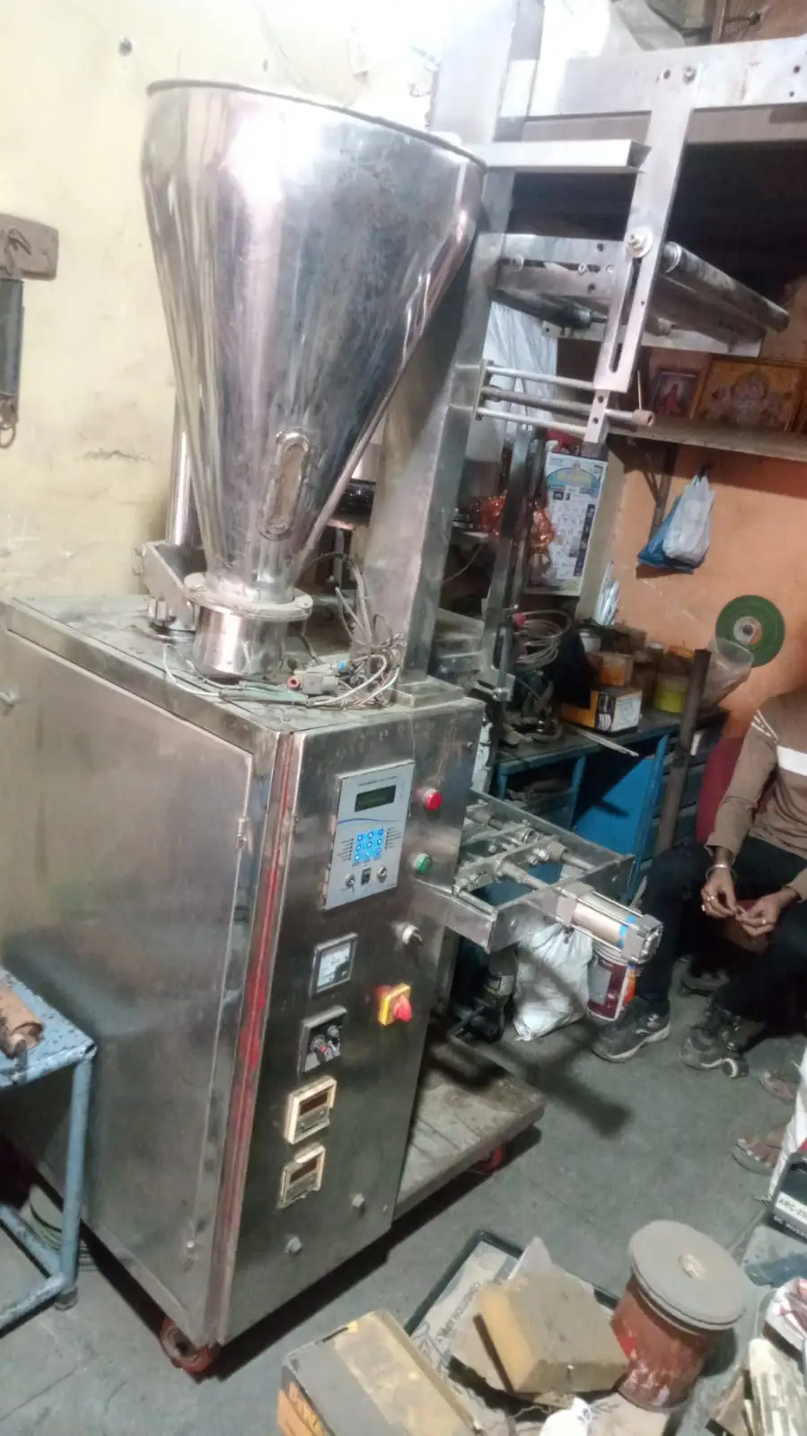 Pouch Packaging Machine Capacity per hour: 300-350 Pouch