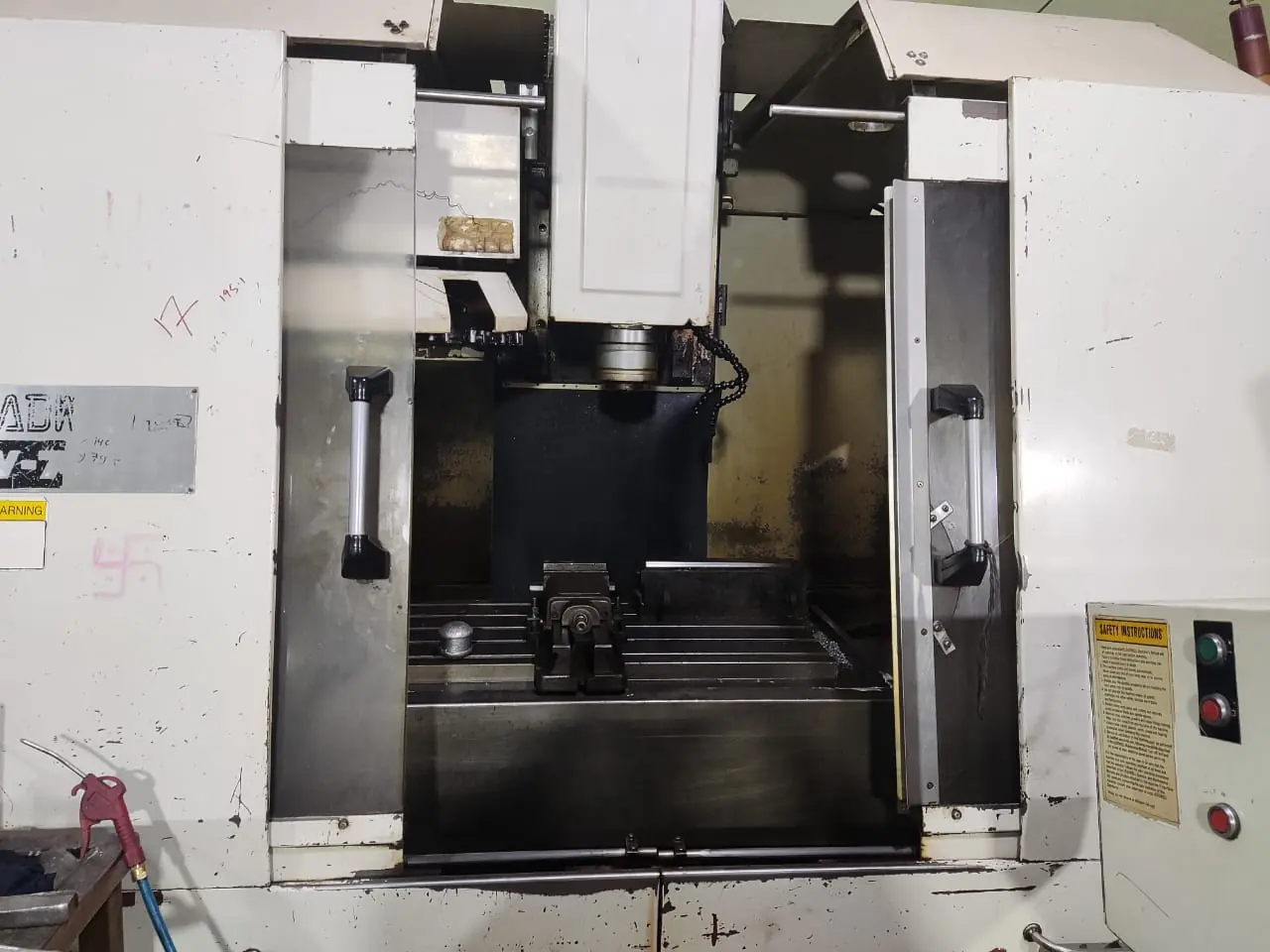 VERTICAL MACHINING CENTER (VMC)