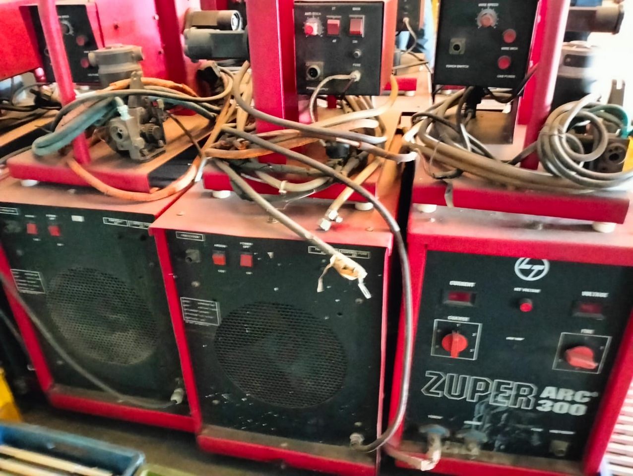 WELDING MACHINE