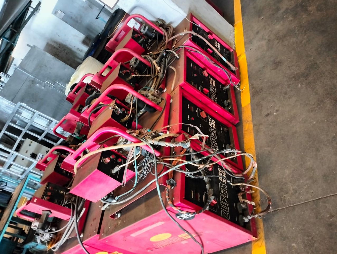 WELDING MACHINE
