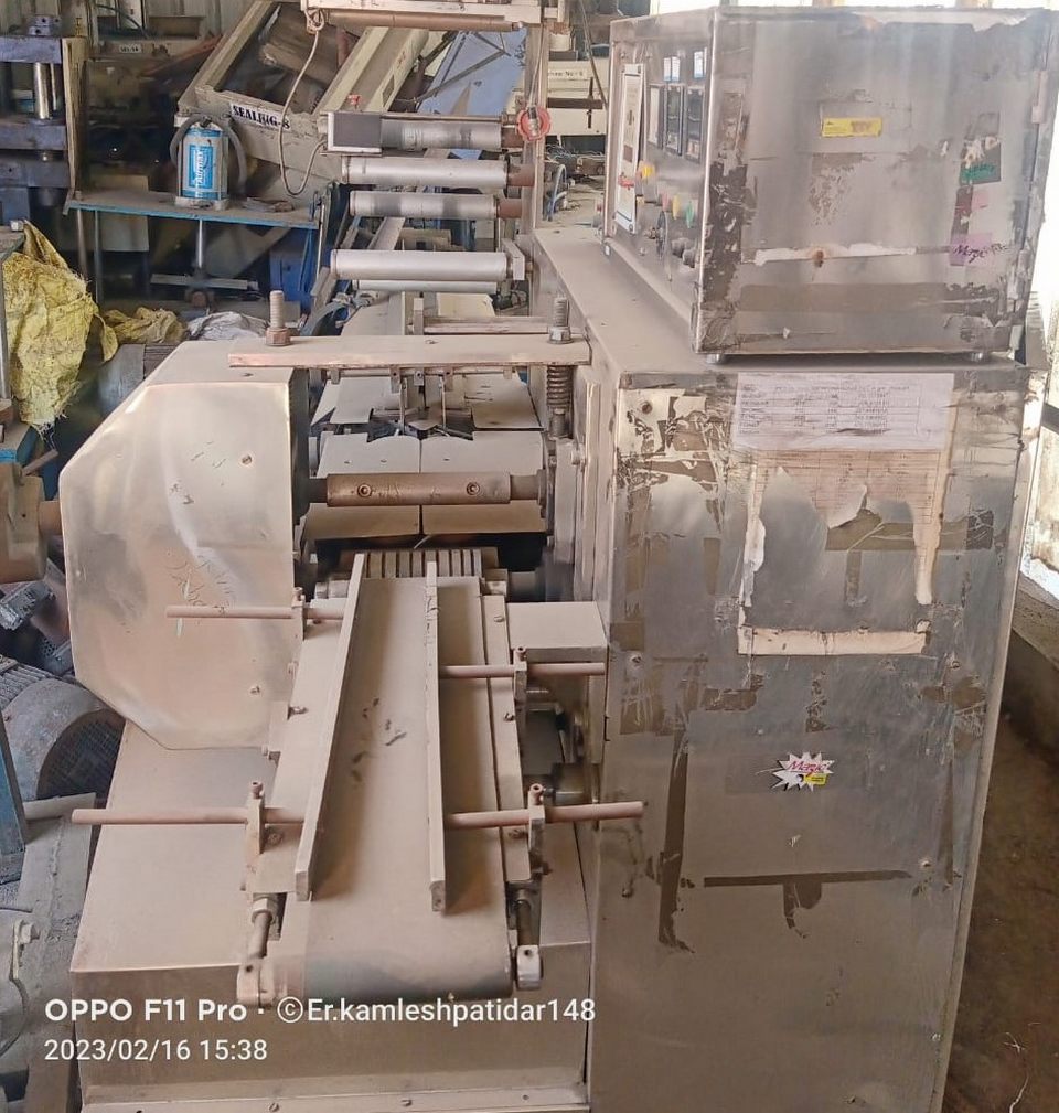 FLOW WRAP MACHINE