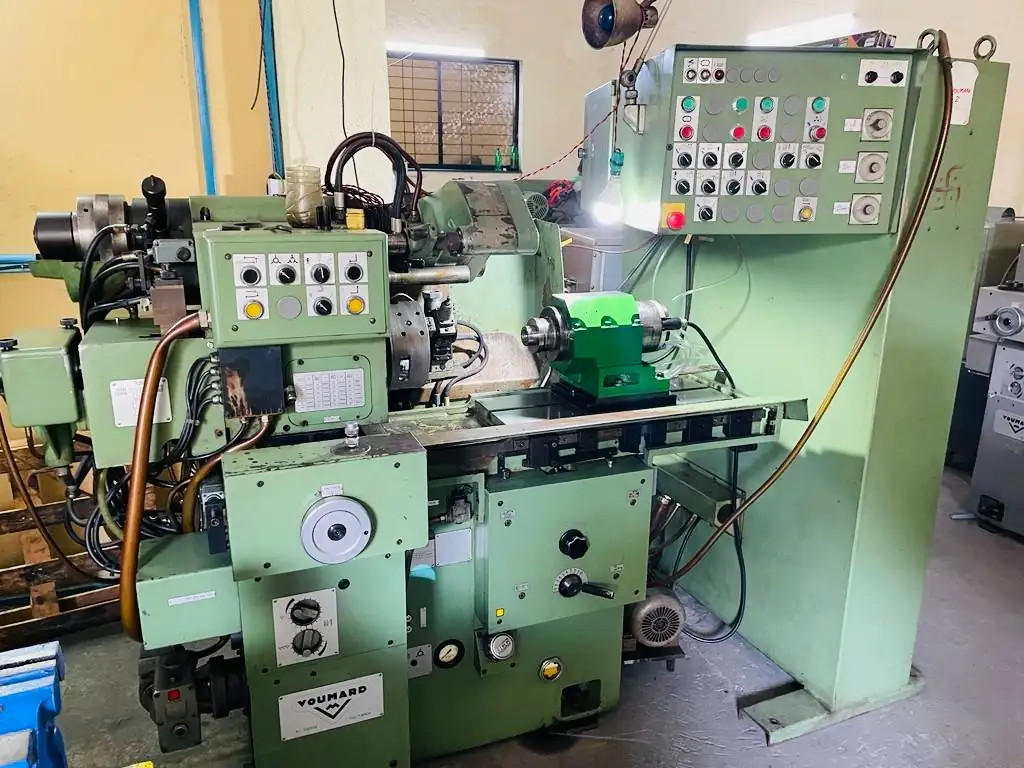 CYLINDRICAL GRINDER MACHINE