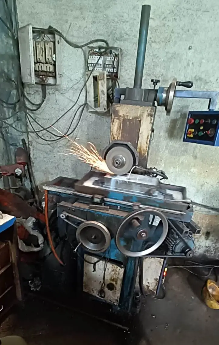 SURFACE GRINDER MACHINE