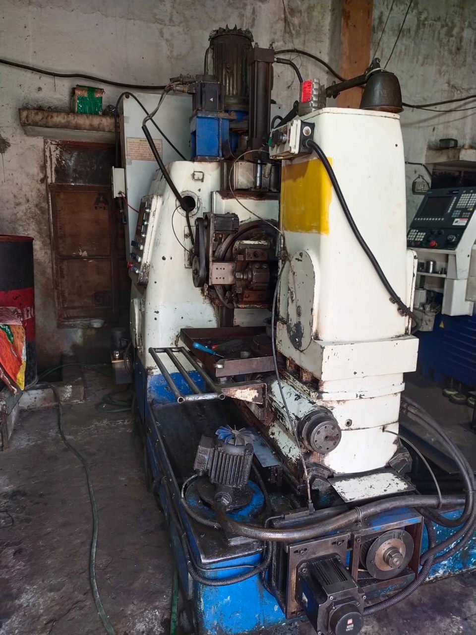 CNC HYDRAULIC GEAR HOBBING MACHINE