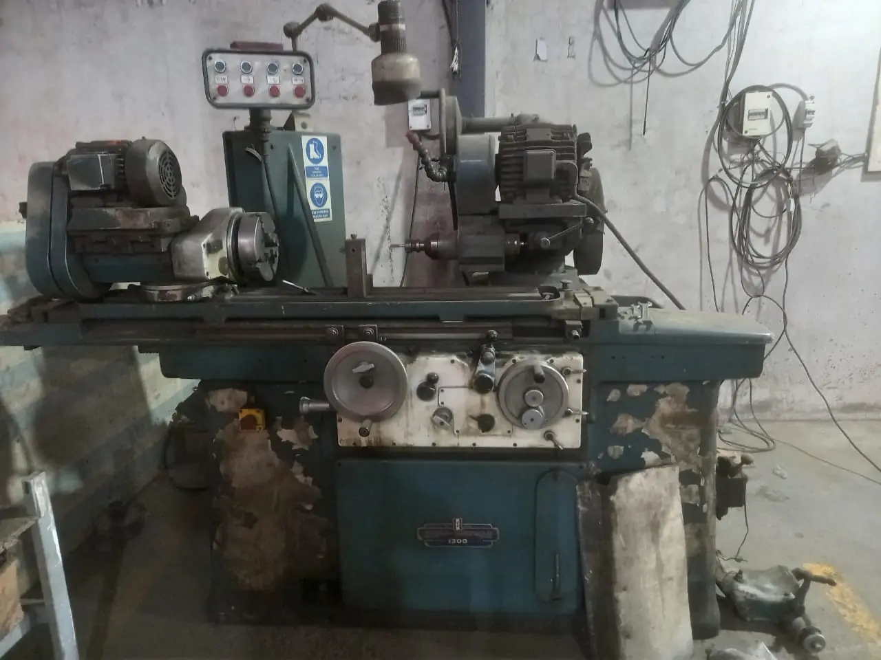 ID OD CYLINDRICAL GRINDER MACHINE