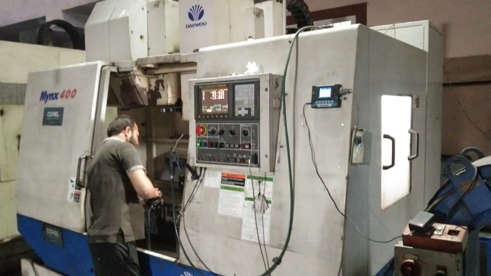 VERTICAL MACHINING CENTER (VMC)