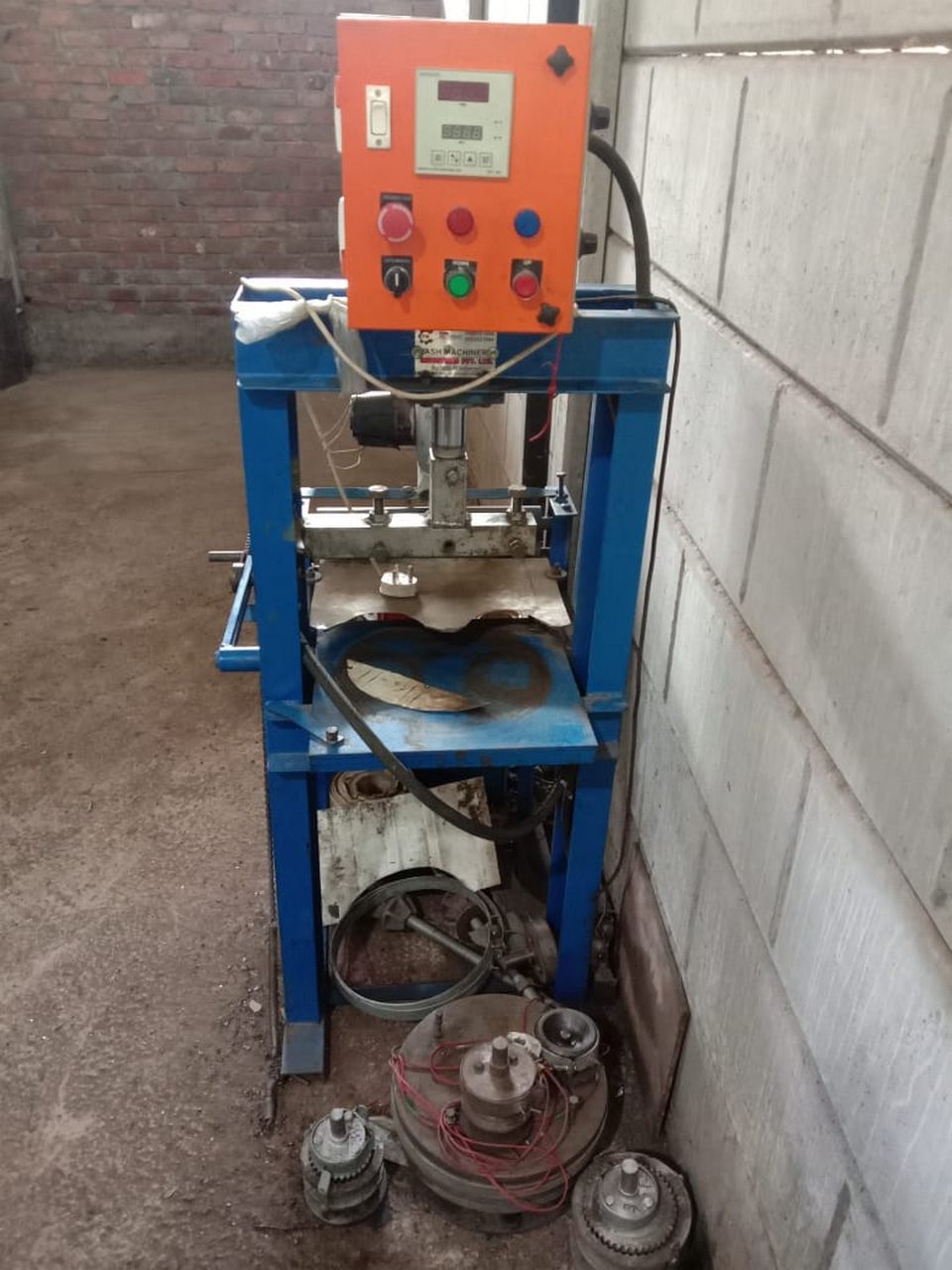 HYDRAULIC PAPER PLATE MACHINE