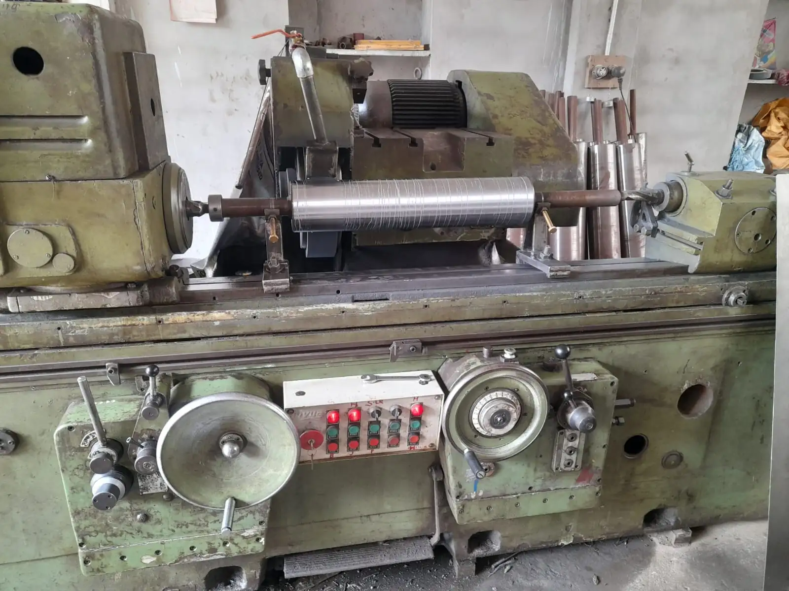 ID OD CYLINDRICAL GRINDER MACHINE