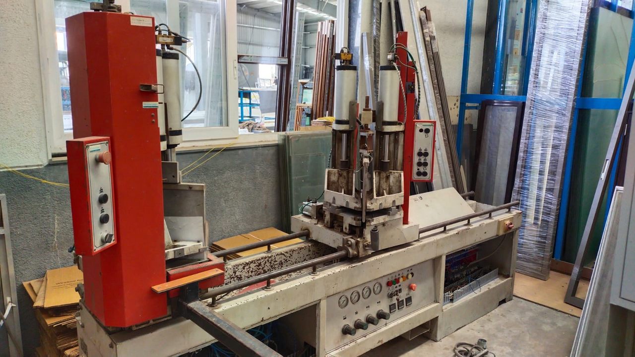 UPVC WINDOW WELDING MACHINE