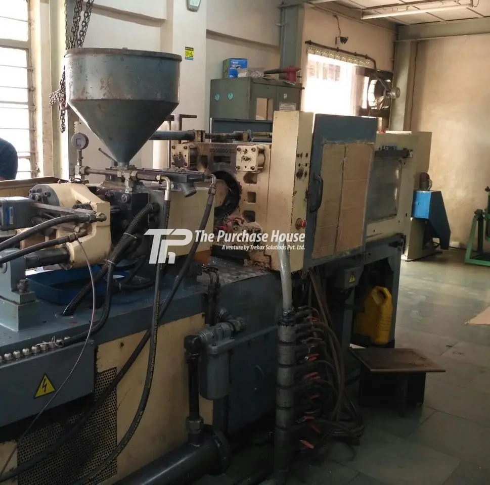 INJECTION MOULDING MACHINE