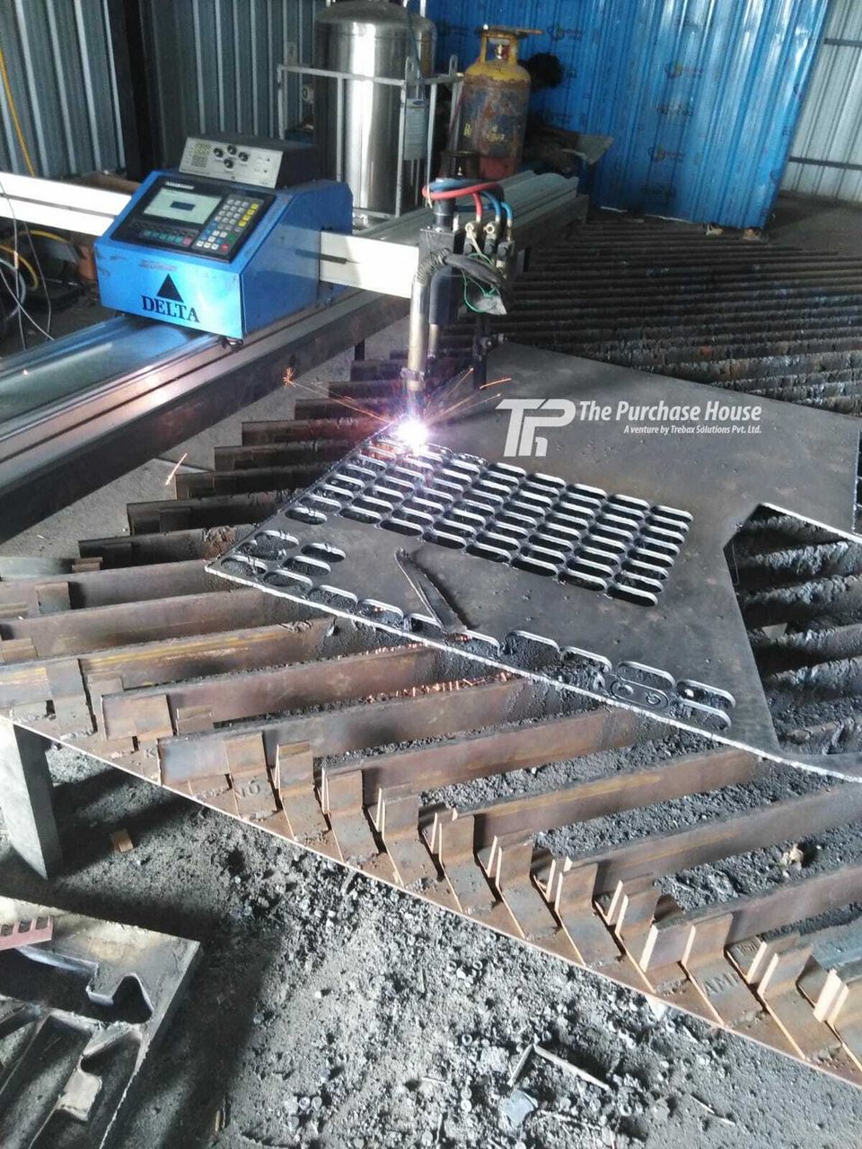CNC PLASMA CUTTING MACHINE