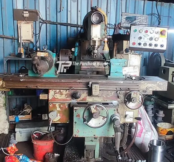 UNIVERSAL MILLING MACHINE