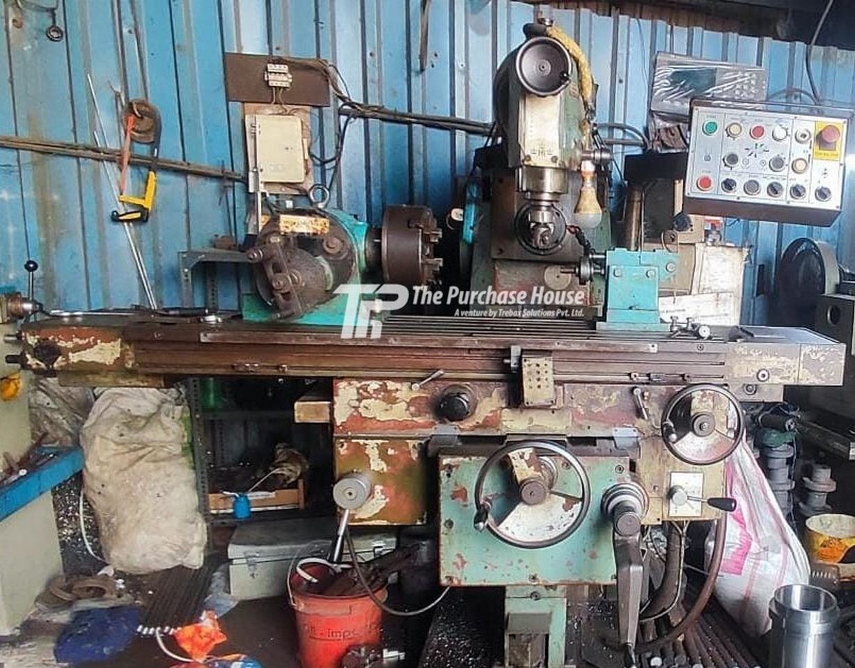 UNIVERSAL MILLING MACHINE