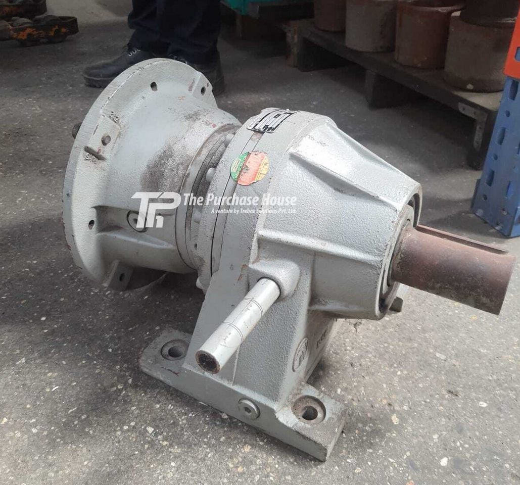 MOTOR WITH GEAR BOX