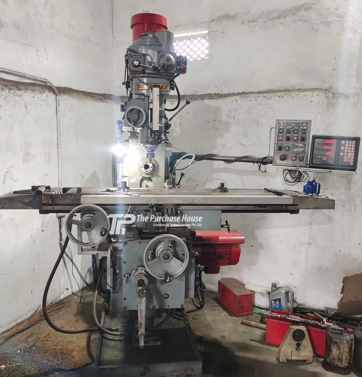 MILLING MACHINE