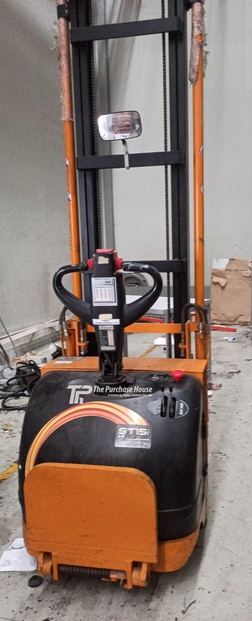 ELECTRIC STACKER