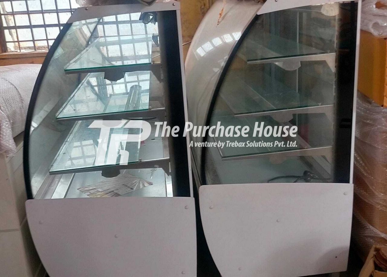 SWEET DISPLAY COLD CURVED GLASS