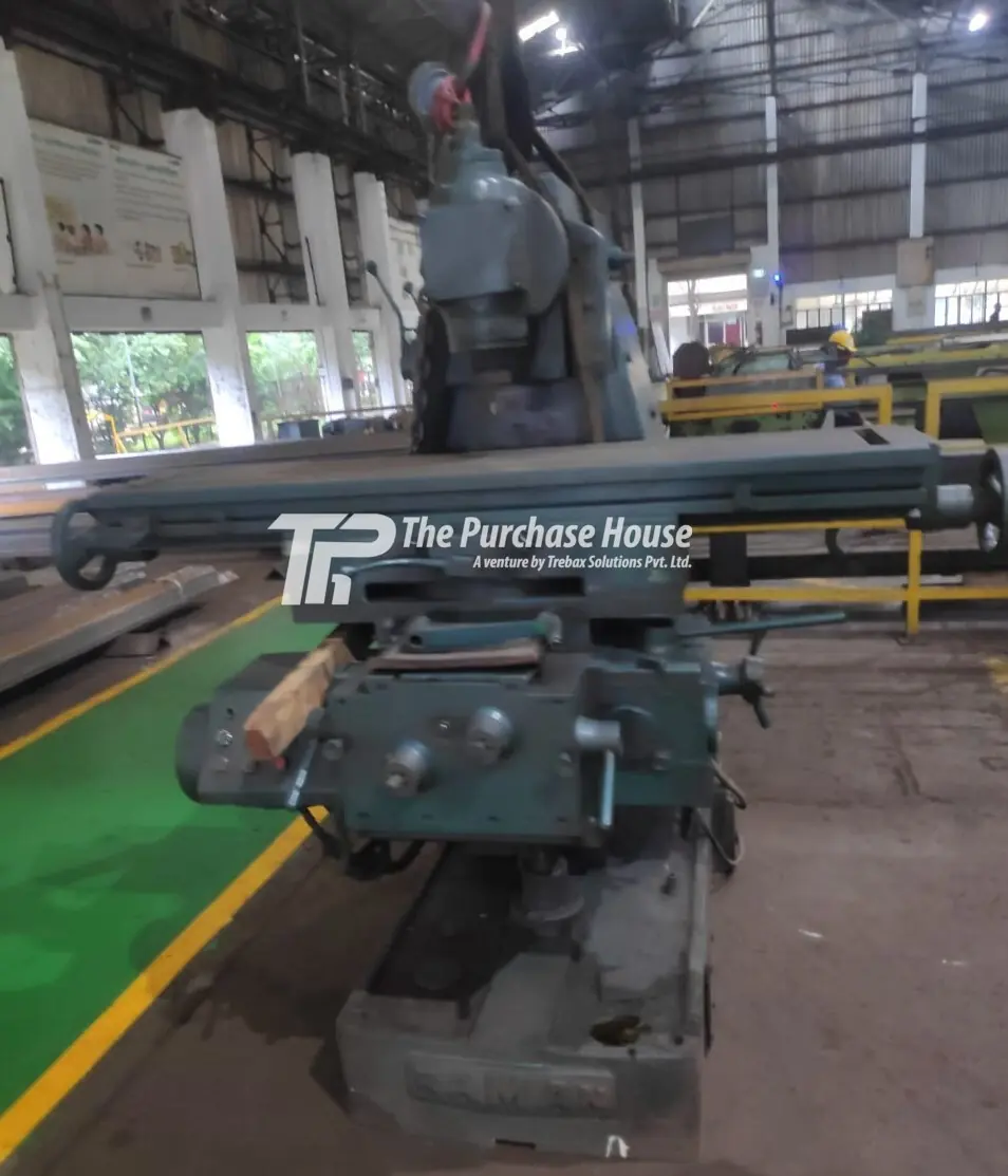 UNIVERSAL MILLING MACHINE