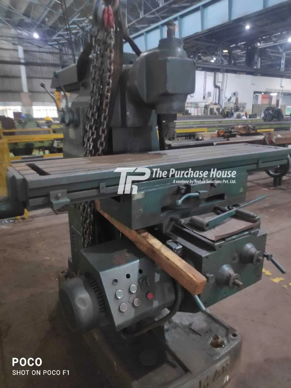 UNIVERSAL MILLING MACHINE