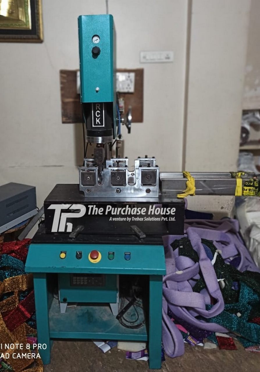 AUTOMATIC FOAM SCRUBBER SEALING CUTTING MACHINE