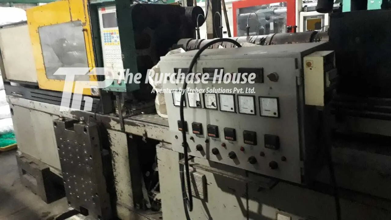 INJECTION MOULDING MACHINE