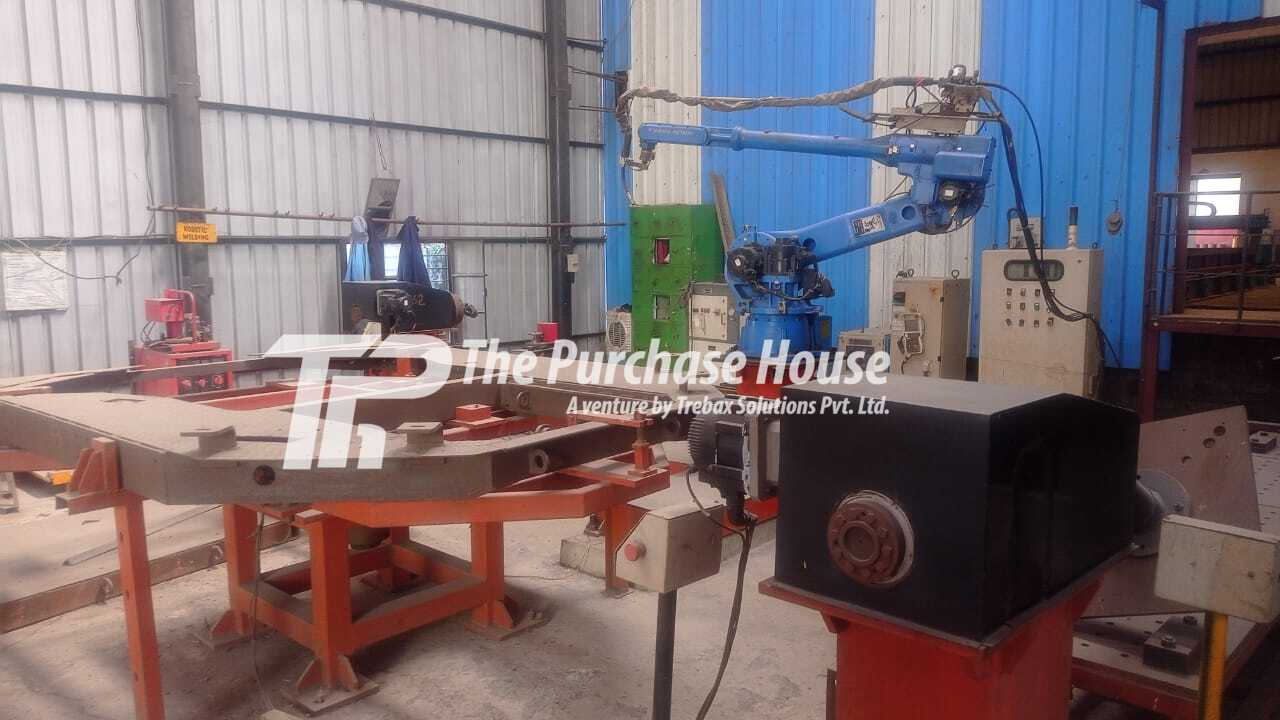 WELDING ROBOT