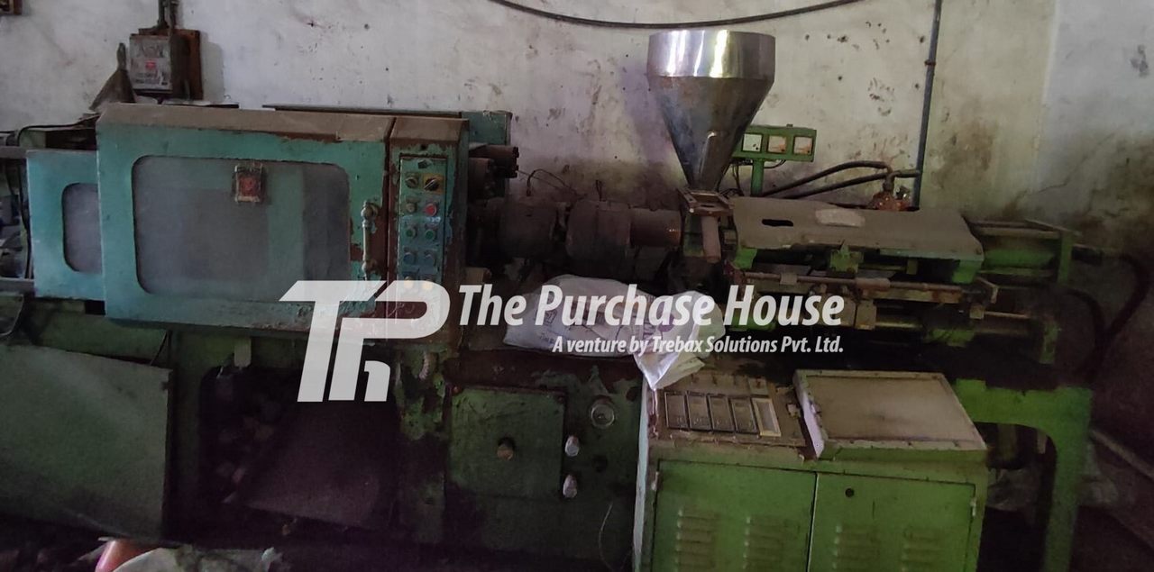 INJECTION MOULDING MACHINE