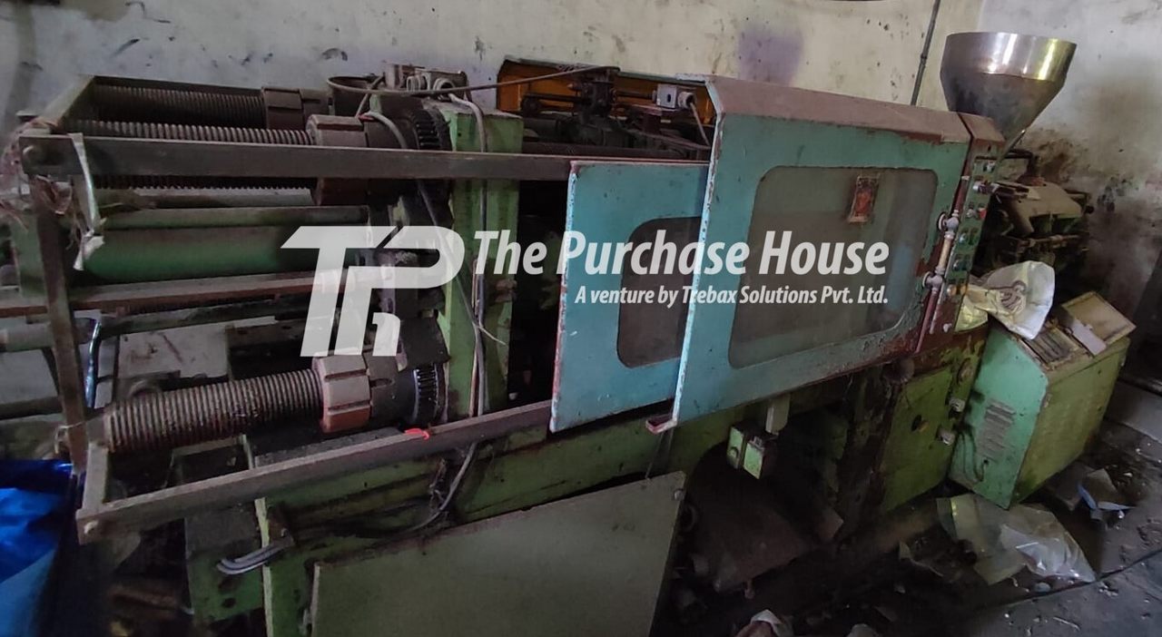 INJECTION MOULDING MACHINE