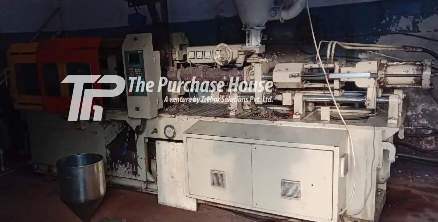 INJECTION MOULDING MACHINE