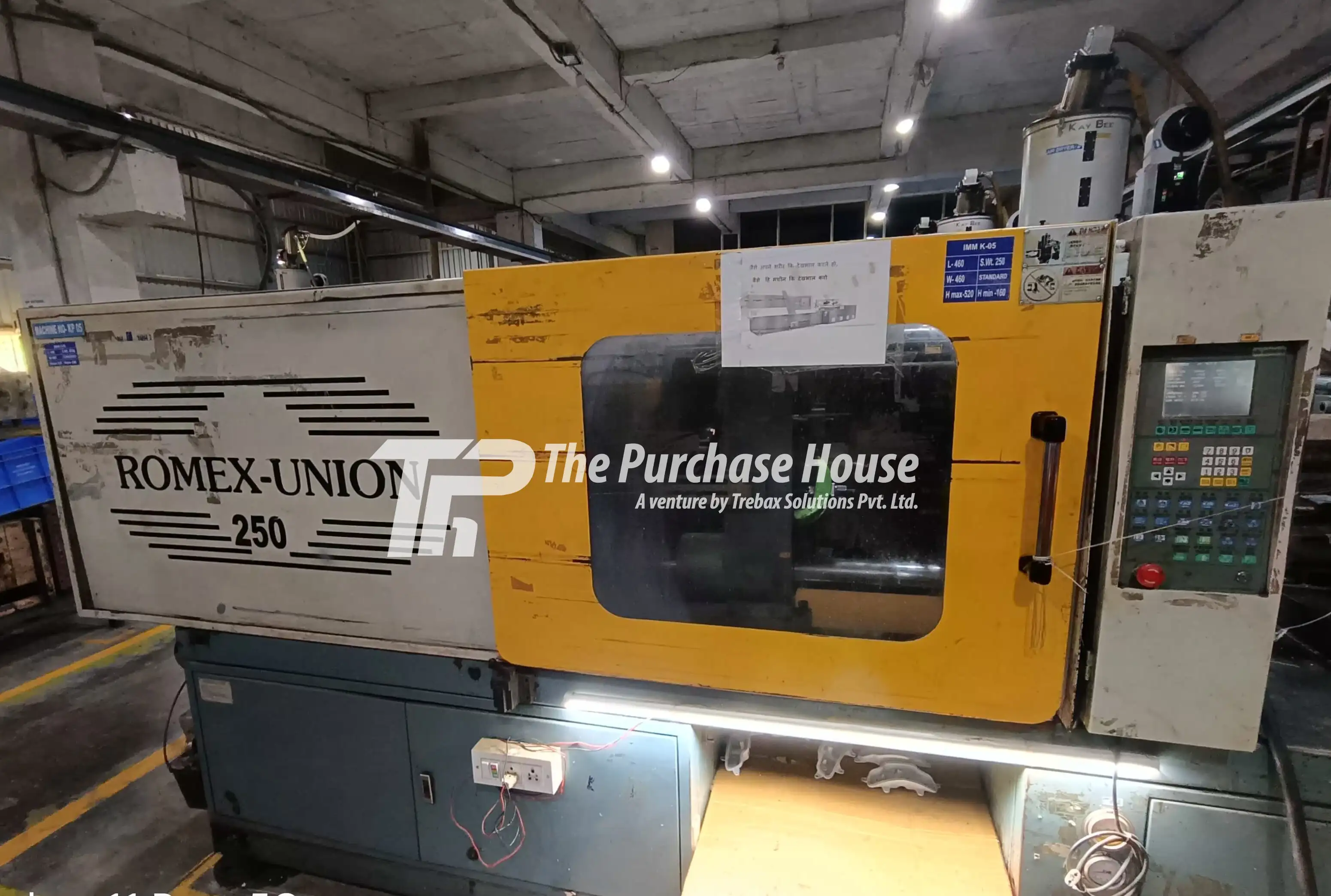 INJECTION MOULDING MACHINE