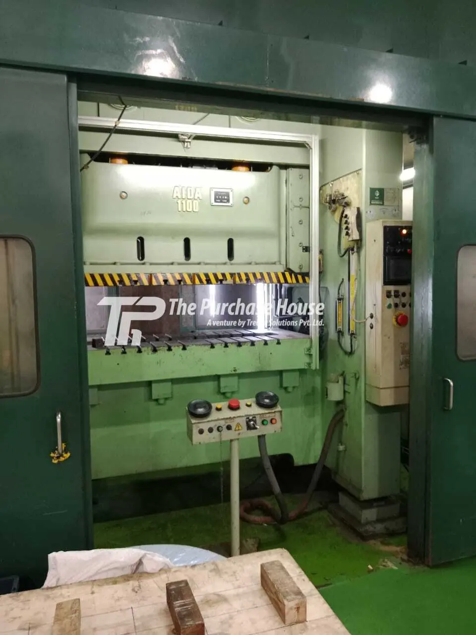 PNEUMATIC POWER PRESS MACHINE