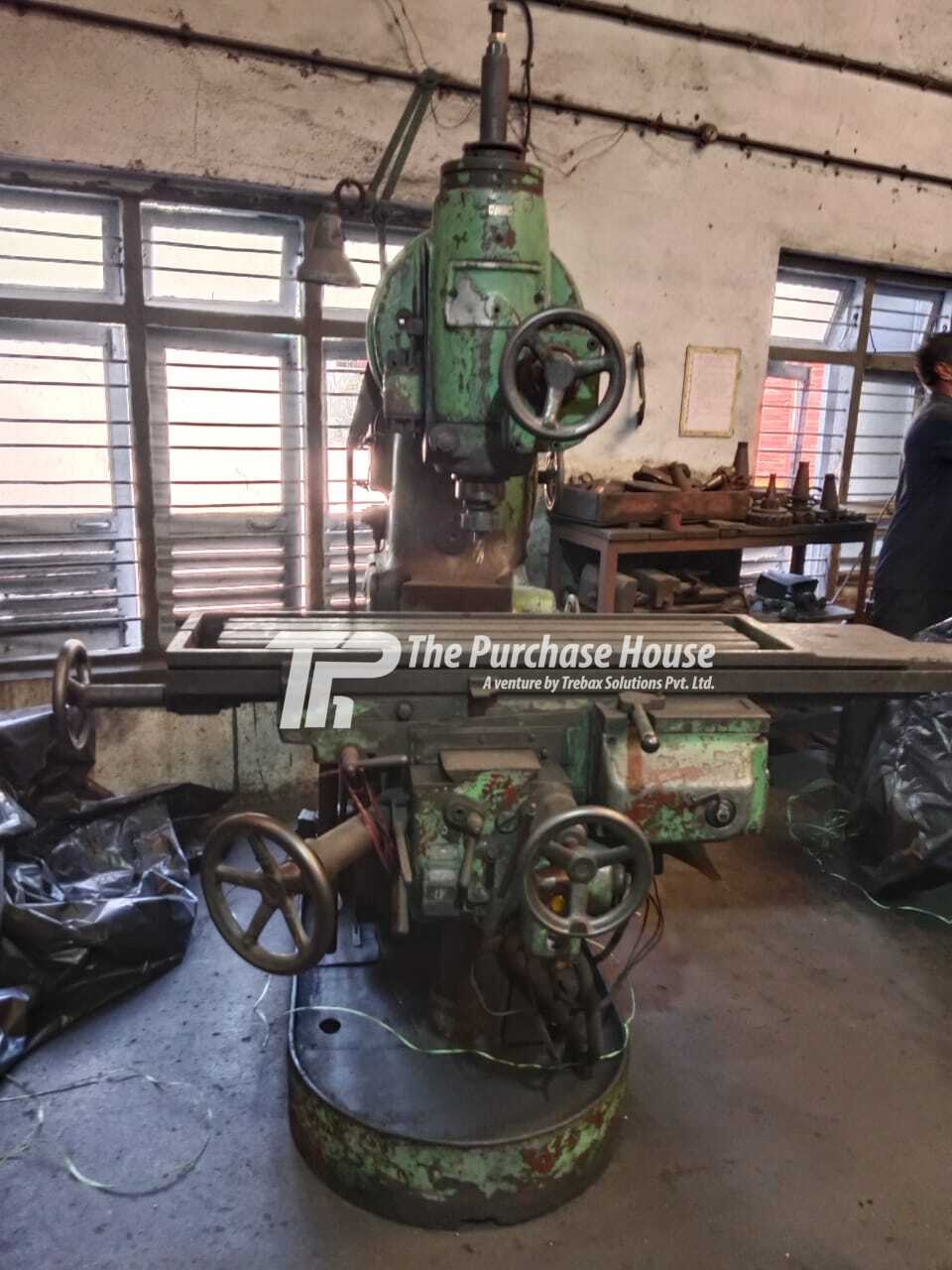 MILLING MACHINE