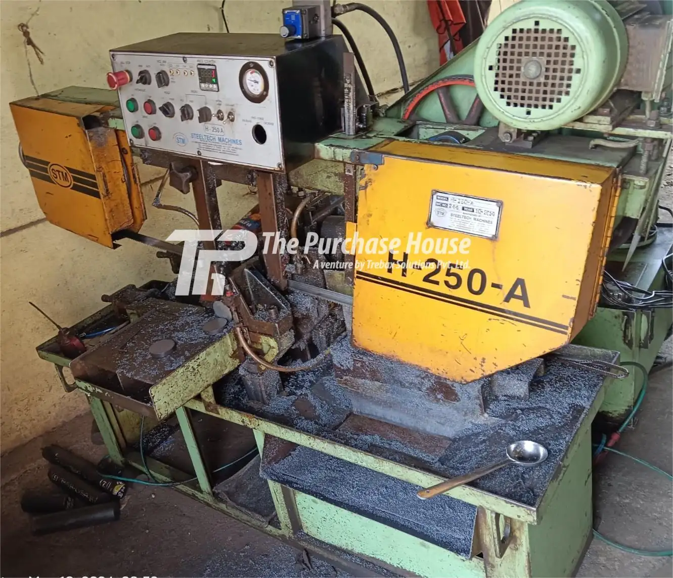 Bandsaw Machine for metal bar and pipe cutting