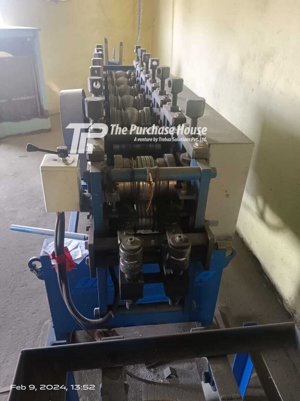 ROLLER SHUTTER MAKING MACHINE