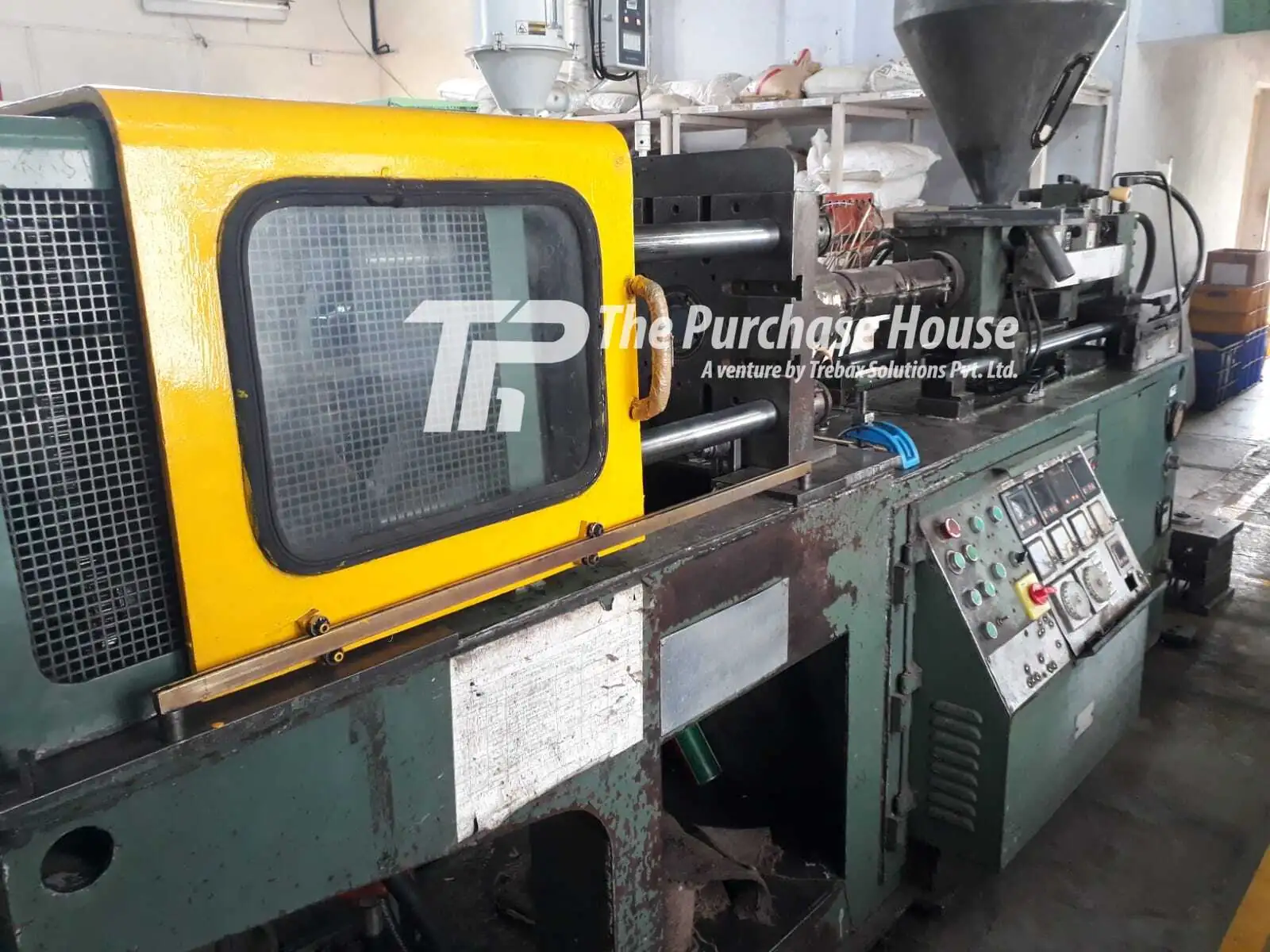 INJECTION MOULDING MACHINE