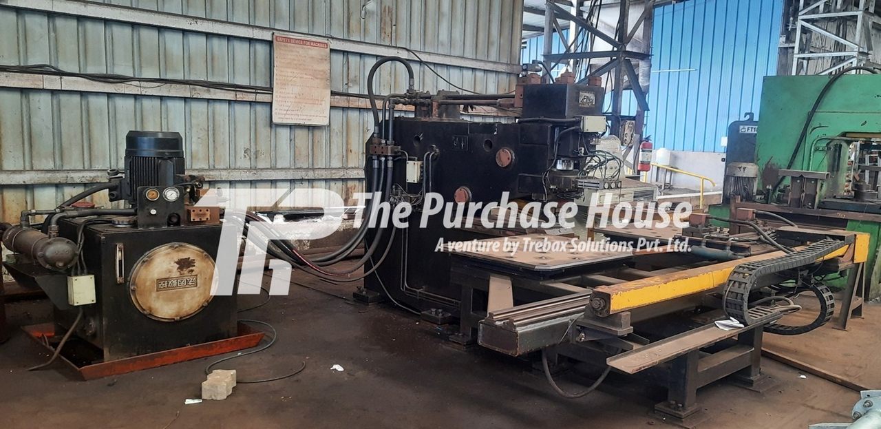 CNC PLATE PUNCHING MACHINE