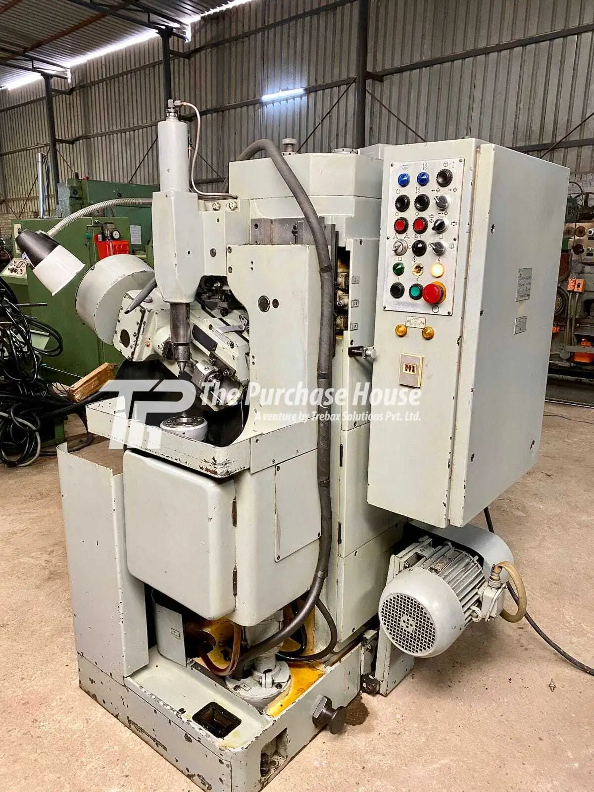 GEAR HOBBING MACHINE