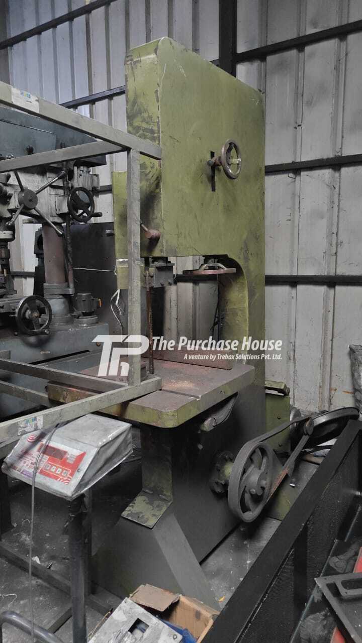 BANDSAW CUTTING MACHINE