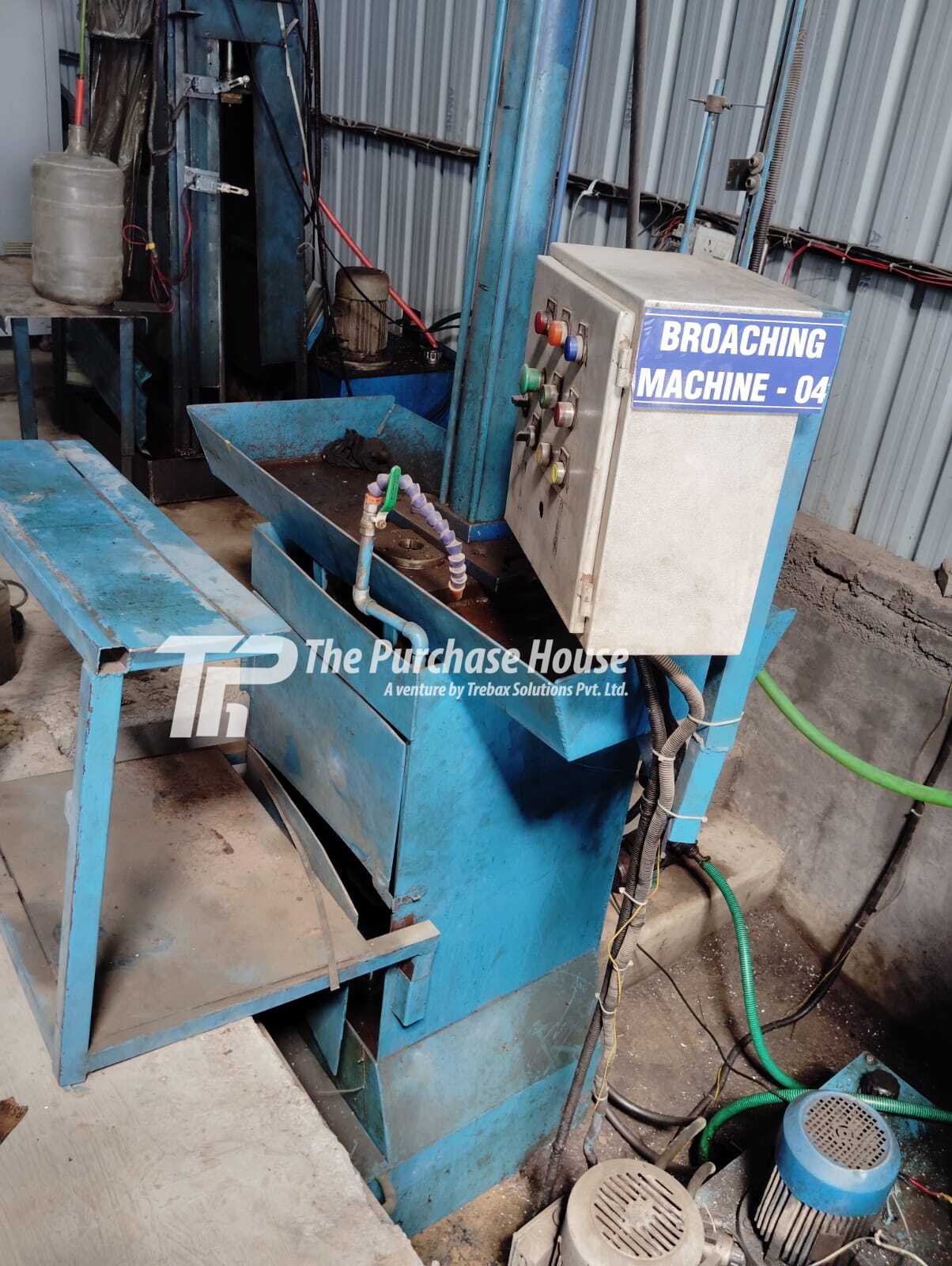 VERTICAL BROACHING MACHINE