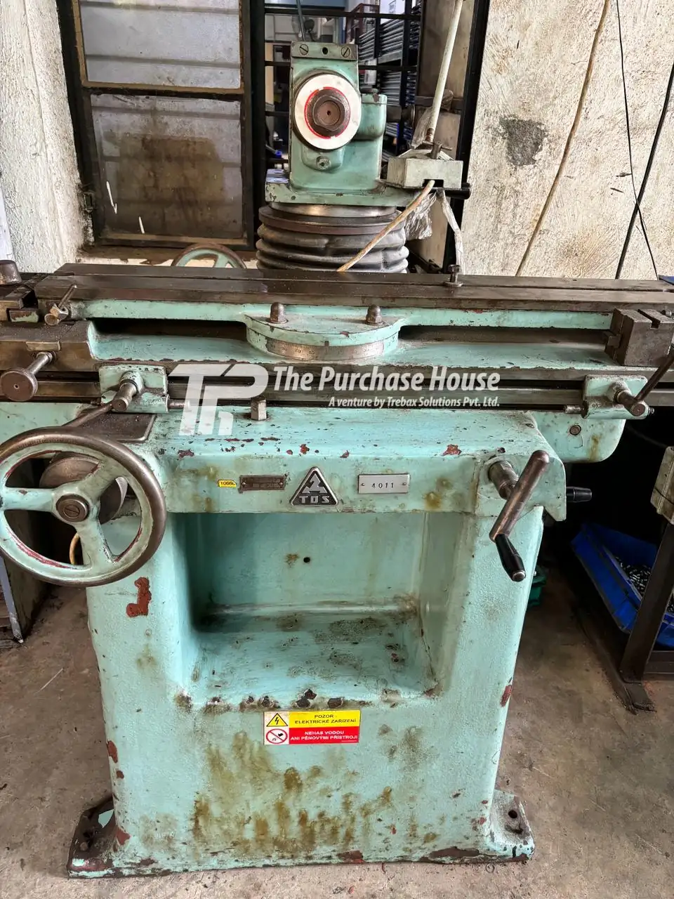TOOL AND CUTTER GRINDER MACHINE