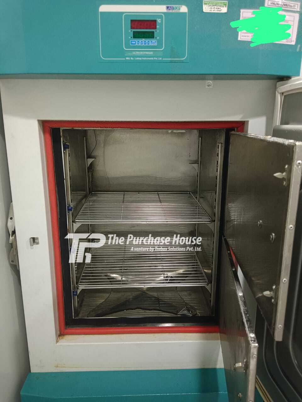 LABORATORY FREEZER