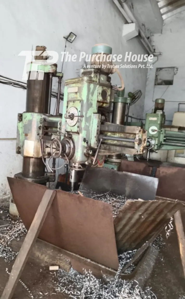 RADIAL DRILL MACHINE