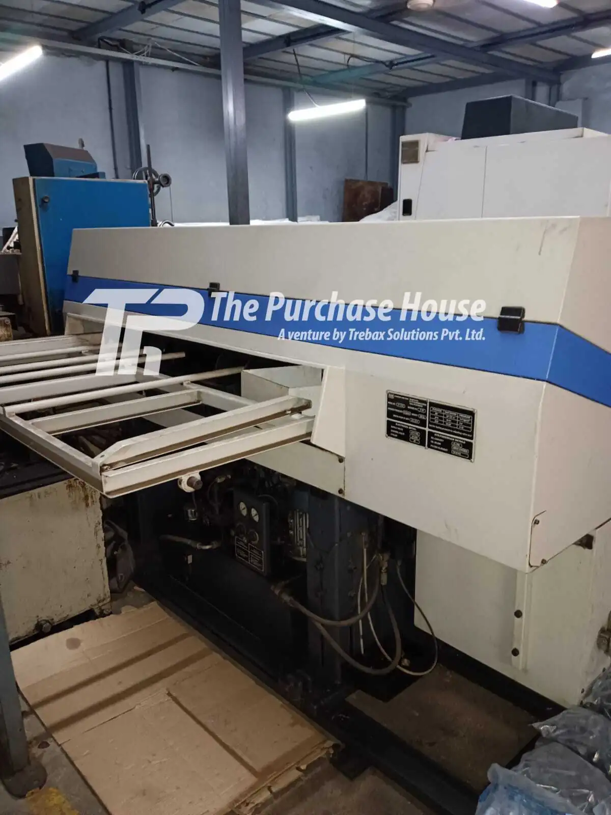 Automatic bar feeder for CNC turning machine operations