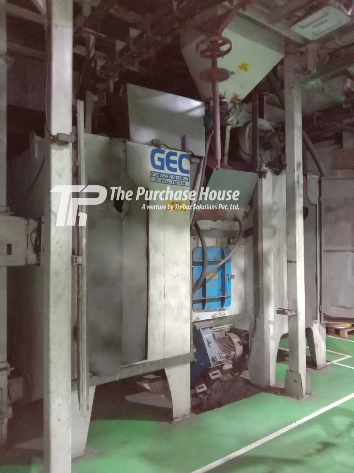 Blasting machine for metal surface cleaning and treatment