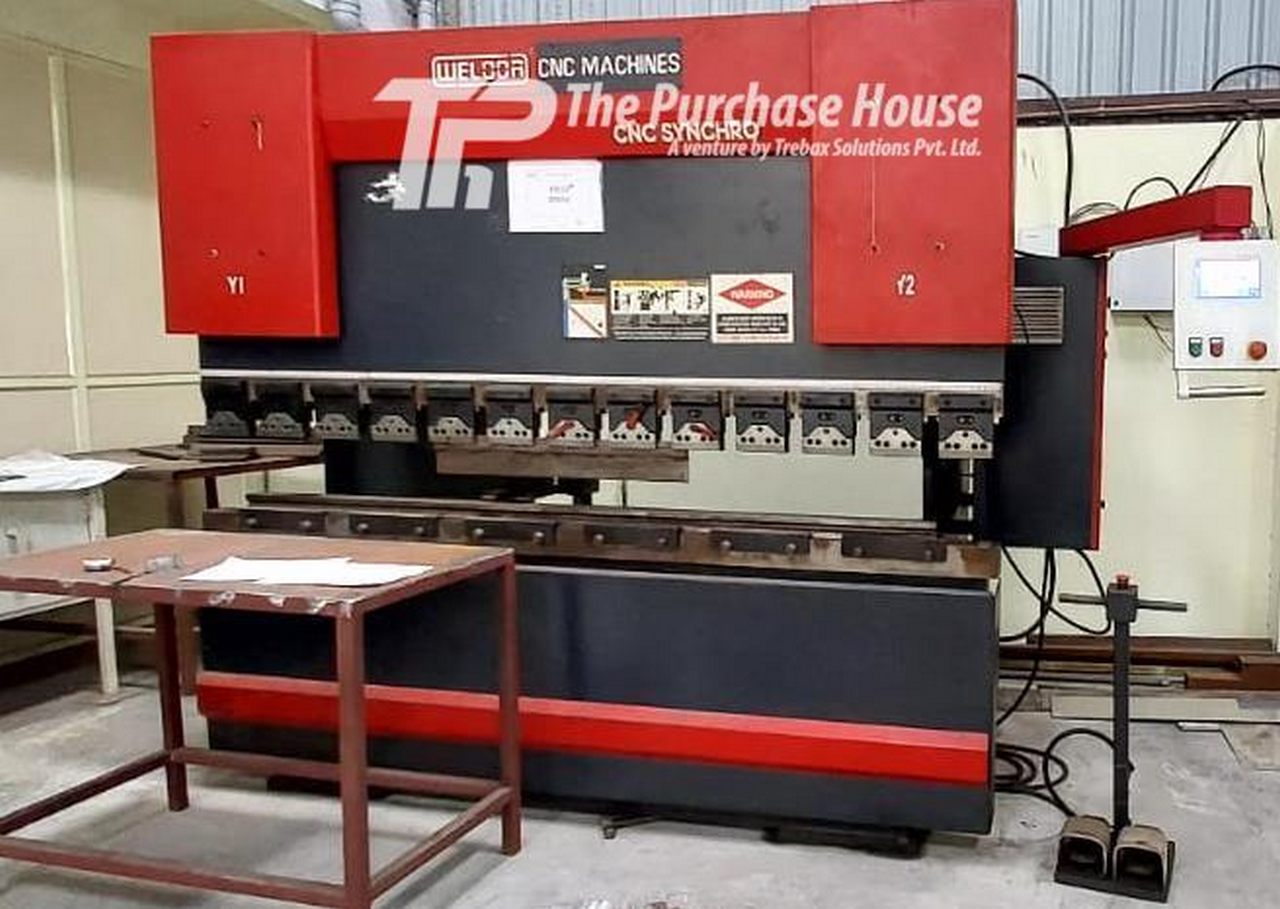 CNC PRESS BRAKE MACHINE