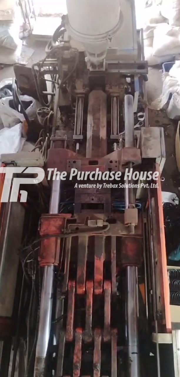 INJECTION MOULDING MACHINE